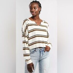 Fits + Eddi Cropped V-Neck Stripped Sweater